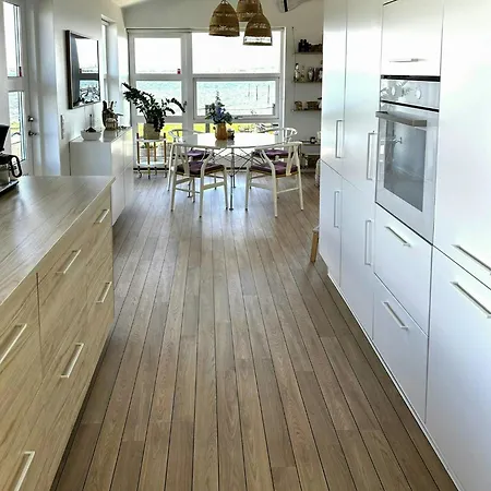 Fjord-side In By The Water بيت للعطل Munkebo