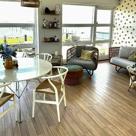 Fjord-side In By The Water بيت للعطل