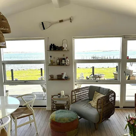 بيت للعطل Fjord-side In By The Water