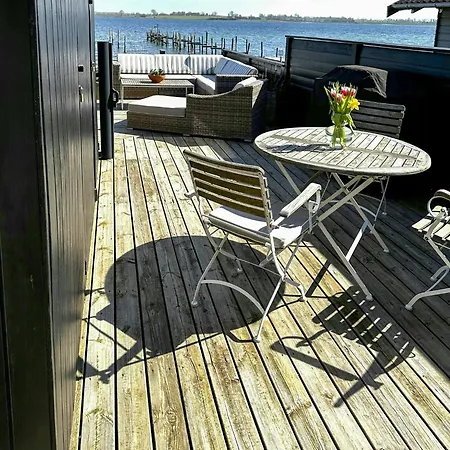 بيت للعطل Fjord-side In By The Water *